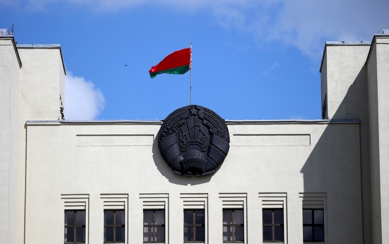 Протесты против Лукашенко обвалили белорусский долг. Можно ли на нем заработать?