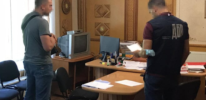ГБР задержало семь руководителей лесхозов Ивано-Франковской области: фото