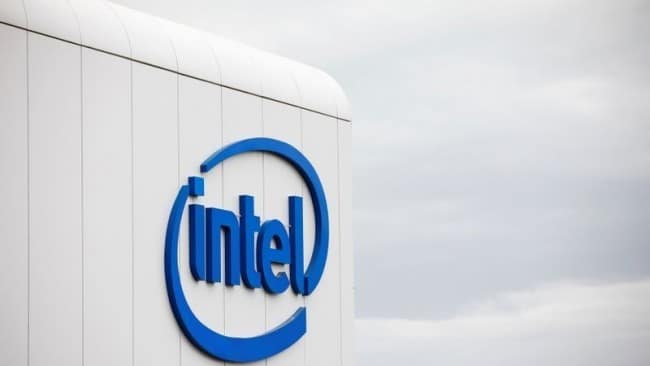 Акции Intel резко упали на фоне слабых квартальных продаж процессоров для дата-центров