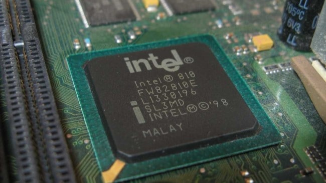 Intel продаст свой бизнес микросхем памяти NAND компании SK Hynix за $9 млрд.