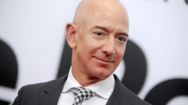 Amazon сообщает о рекордном квартале и уходе Безоса с поста генерального директора