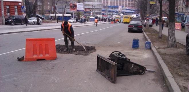 Прокуратура и налоговая проводят обыски в Киевавтодоре